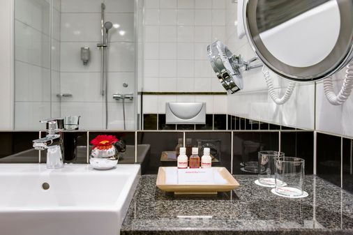 Intercityhotel Wien - Vienna - Bathroom