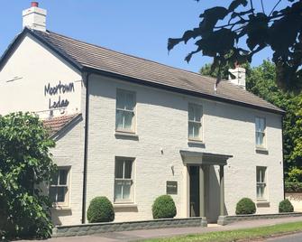 Moortown Lodge B&B - Ringwood - Building
