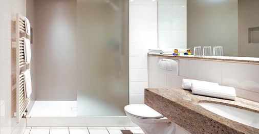 Hotel Hafen Hamburg - Hamburg - Bad