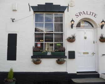 Spalite Hotel - Gloucester - Rakennus