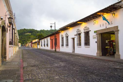 Hotel El Carmen - Antigua - Näkymät ulkona