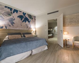 Sallés Hotel Málaga Centro - Málaga - Sovrum