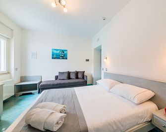 Hotel Corallo Circeo - San Felice Circeo - Schlafzimmer