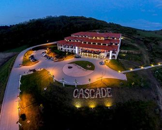 Hotel Cascade Resort & Spa - Demjén - Outdoor view
