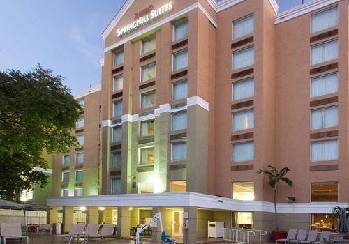 Springhill Suites By Marriott Fort Lauderdale Airport Cruise Port 90 3 0 0 Dania Beach Hotel Deals Reviews Kayak