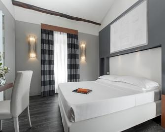 Hotel Metropolis - Rome - Bedroom
