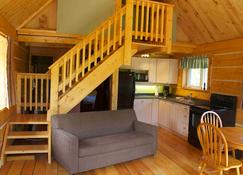 Sundog Retreat - Whitehorse - Living room