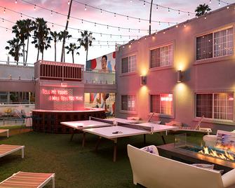 The Kinney - Venice Beach - Los Angeles - Patio