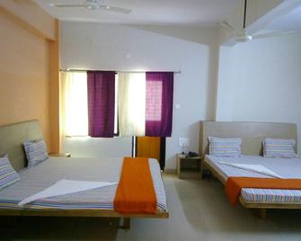 Goroomgo Shree Mandir Palace Puri - Puri - Bedroom