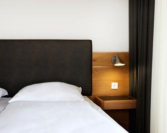 Im-Jaich Ohg Hotel Bremerhaven - Bremerhaven - Bedroom