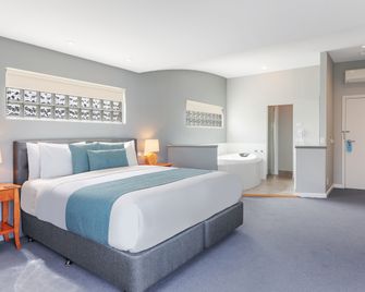 Waves Luxury Suites & Port Central Apartments - Port Campbell - Slaapkamer