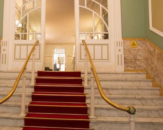 Grande Hotel Paris By Stay Hotels - Porto - Hotel entrance