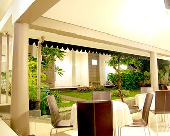 The Sriwijaya Hotel - Padang - Patio