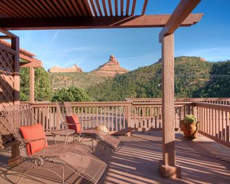 Sedona Views B&B and Luxury Creekside Cabins - سيدونا - شرفة