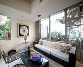 Comfy Boutique Hotel - Kalamata - Living room