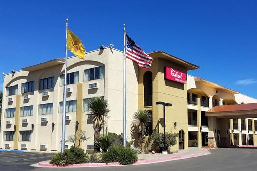 Red Roof Inn Albuquerque - Midtown - Albuquerque - Building