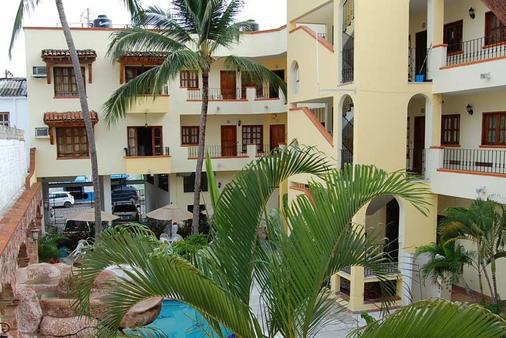 Hotel Y Bungalows Estancia San Carlos - Rincon de Guayabitos - Edificio