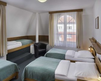 Hotel Oya - Prague - Bedroom