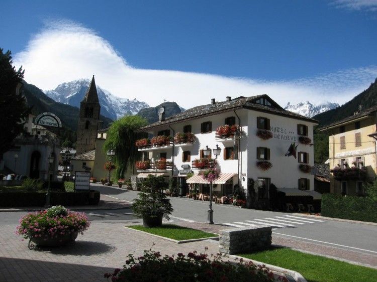 Hotel Bucaneve - Pré-Saint-Didier - Edificio