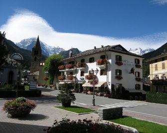 Hotel Bucaneve - Pré-Saint-Didier - Edificio
