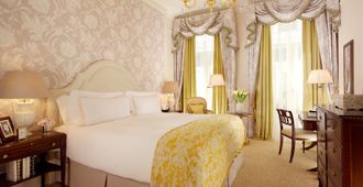 The Savoy - London - Bedroom
