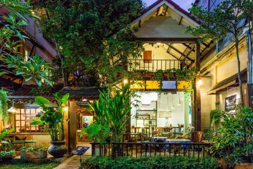 Changmoi House (Little Village) - Chiang Mai - Toà nhà