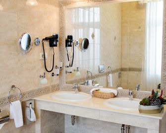 Hotel Dorottya - Kaposvári - Baño