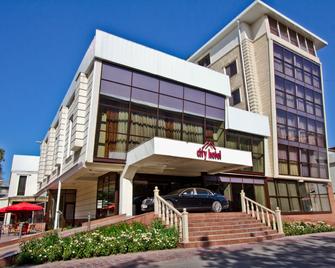 City Hotel Bishkek - Biskek - Edificio