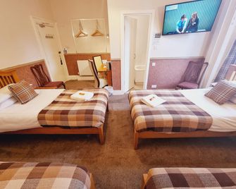 Roy Bridge Hotel - Spean Bridge - Habitación