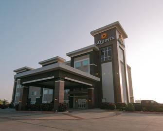 La Quinta Inn & Suites by Wyndham Big Spring - Big Spring - Building