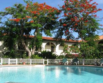 Charela Inn - Negril - Πισίνα