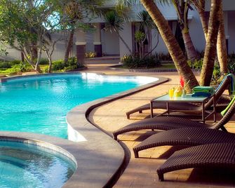 The Acacia Hotel Anyer - Anyar - Piscina