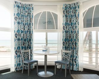 Beachfront Inn and Suites at Dana Point - Capistrano Beach - Kamervoorziening