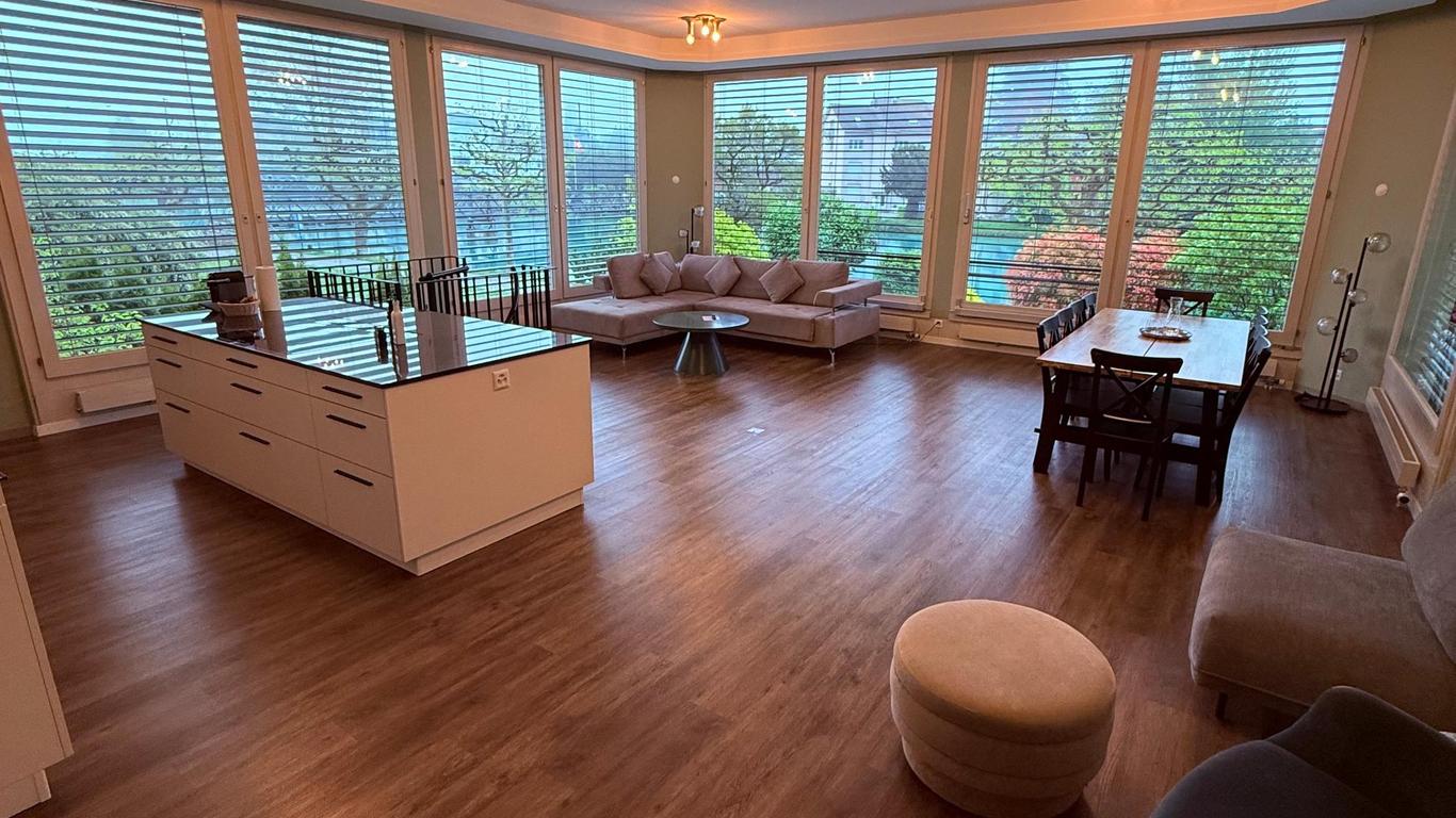 Hop Apartments & Suites