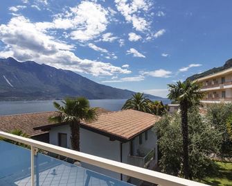 Hotel Ideal - Limone sul Garda - Vista del exterior