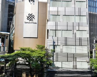 Sukhumvit Suites Hotel - Bangkok - Building