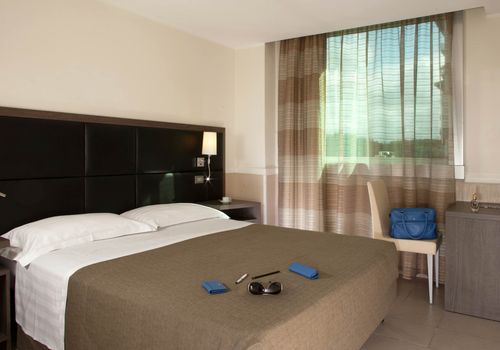 Hotel Artis C 61 C 1 2 9 Rome Hotel Deals Reviews Kayak