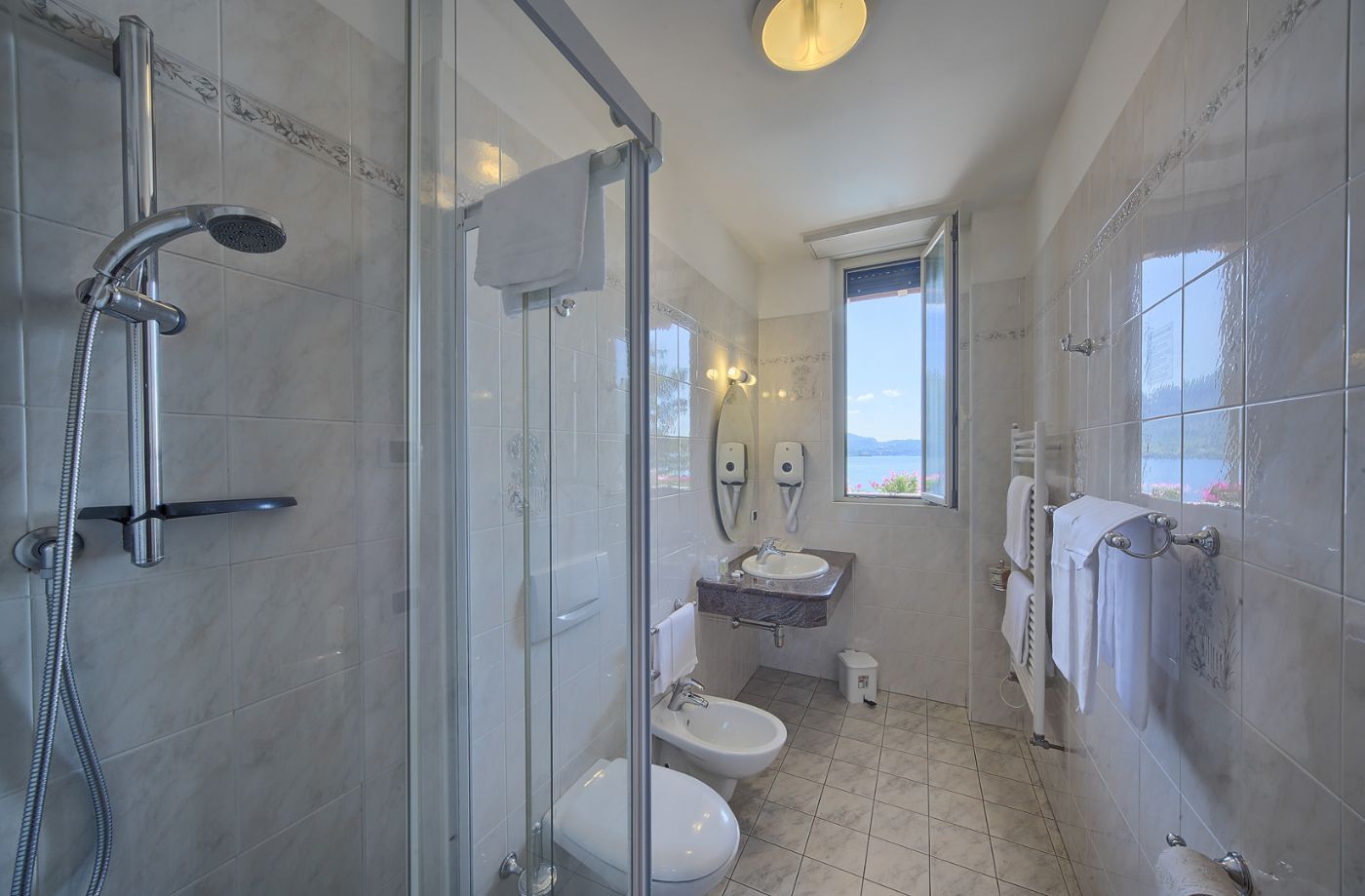 Hotel Residence Zust - Verbania - Bathroom