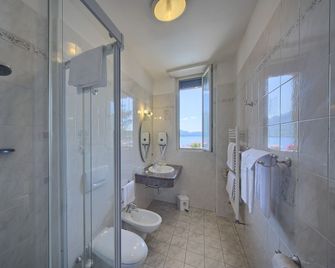 Hotel Residence Zust - Verbania - Bathroom