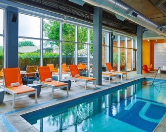 Aloft Omaha Aksarben Village - Omaha - Piscina