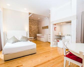 Lisbon Arsenal Suites - Lisbon - Bedroom