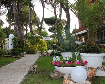 Hotel Bijou - Forte dei Marmi - Outdoor view