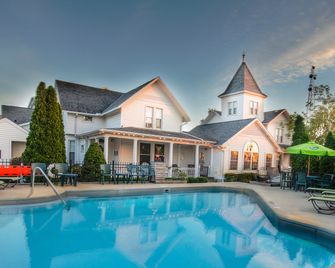 Our Guest Inn and Suites - Downtown - Port Clinton - Bygning
