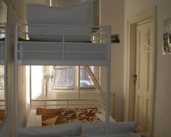 Kretan Hostel - בוקרשט - חדר שינה