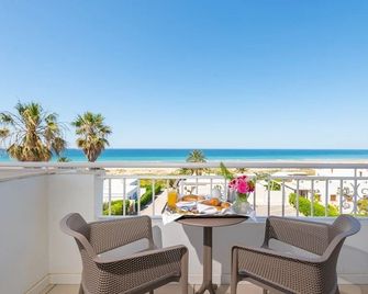 Hotel Antonio II - Zahara de los Atunes - Varanda