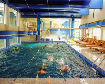 호텔 에덴 바이 블루베이 - 오루로 - 수영장