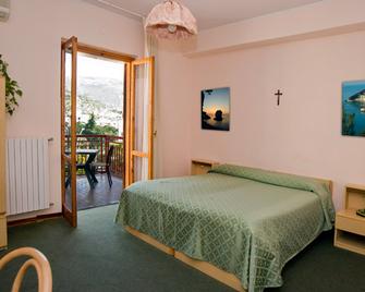 Alba Del Gargano Hotel - Mattinata - Bedroom