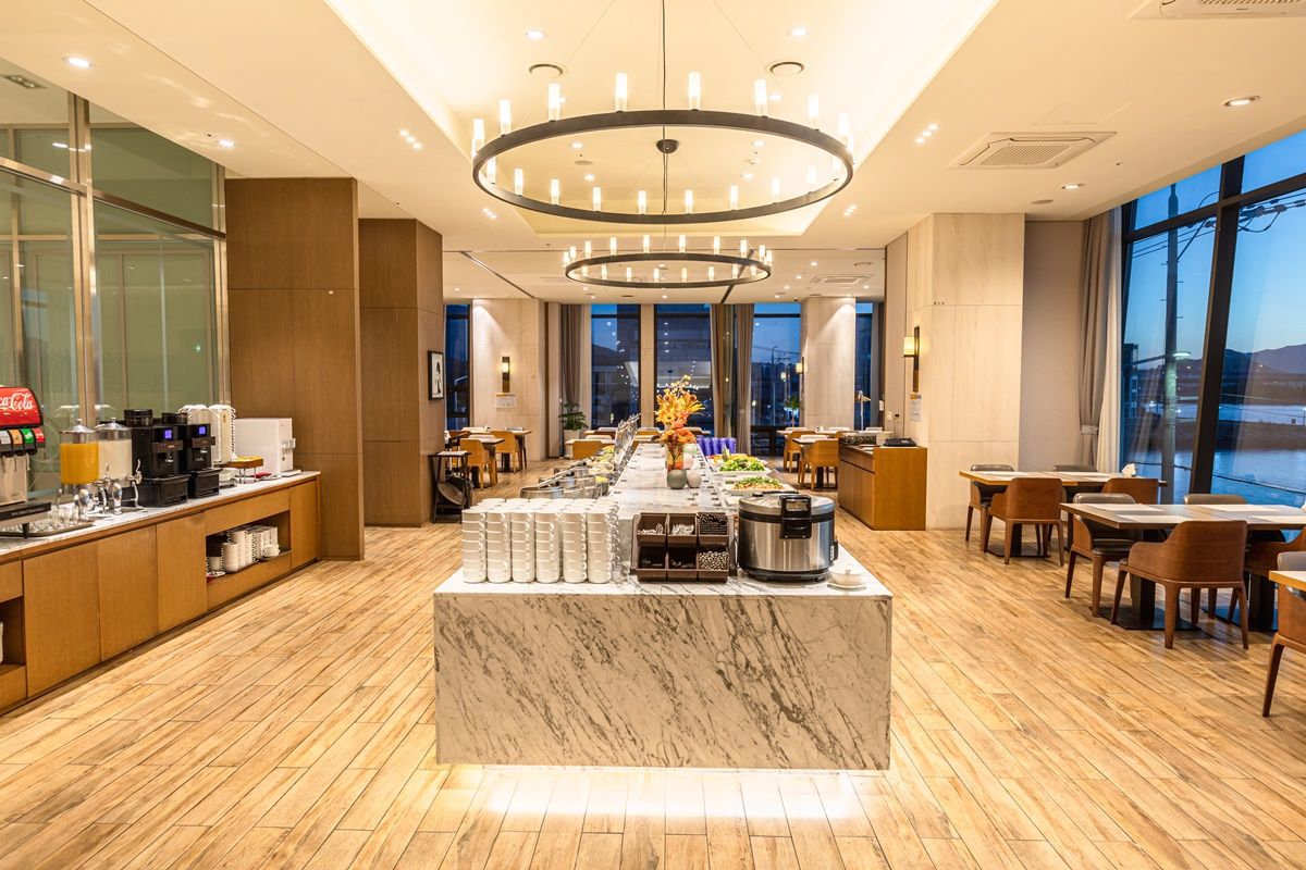 Gwangyang Lacky Hotel