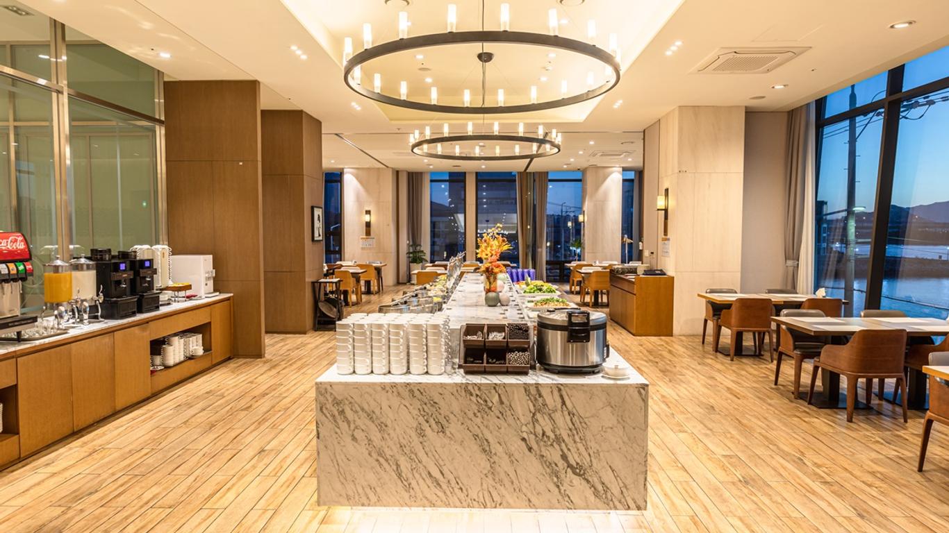 Gwangyang Lacky Hotel