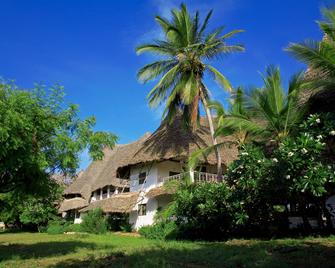 Temple Point Resort - Watamu - Building